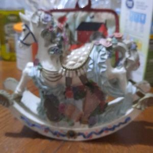 MUSICAL 🎼 ROCKING HORSE